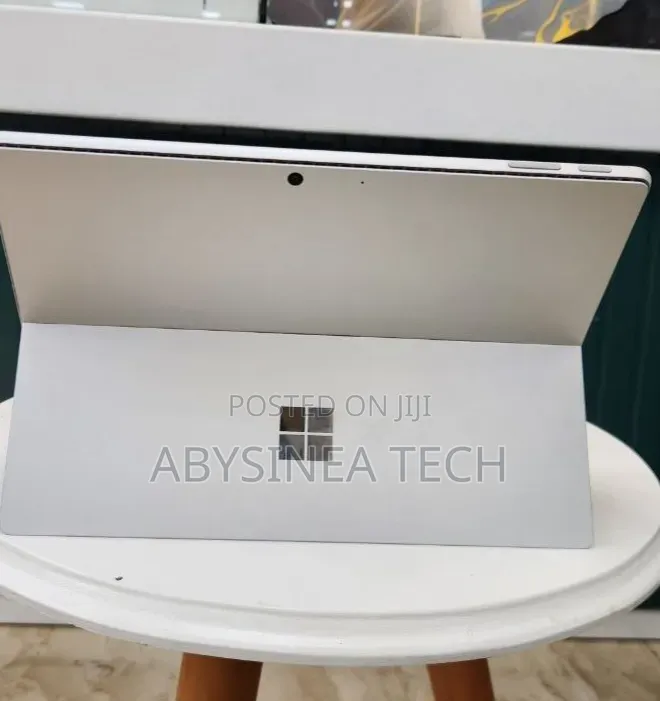 New Laptop Microsoft Surface Pro 9 16GB Intel Core i7 SSD 512GB