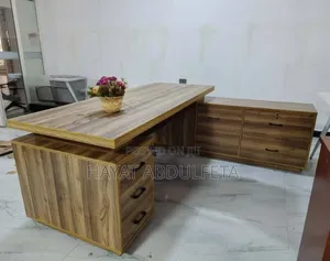 Manajreyal Offis Table