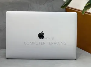 New Laptop Apple MacBook Pro 2018 16GB Intel Core i7 SSD 256GB
