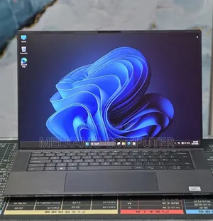New Laptop Dell XPS 15 9500 16GB Intel Core i7 SSD 512GB