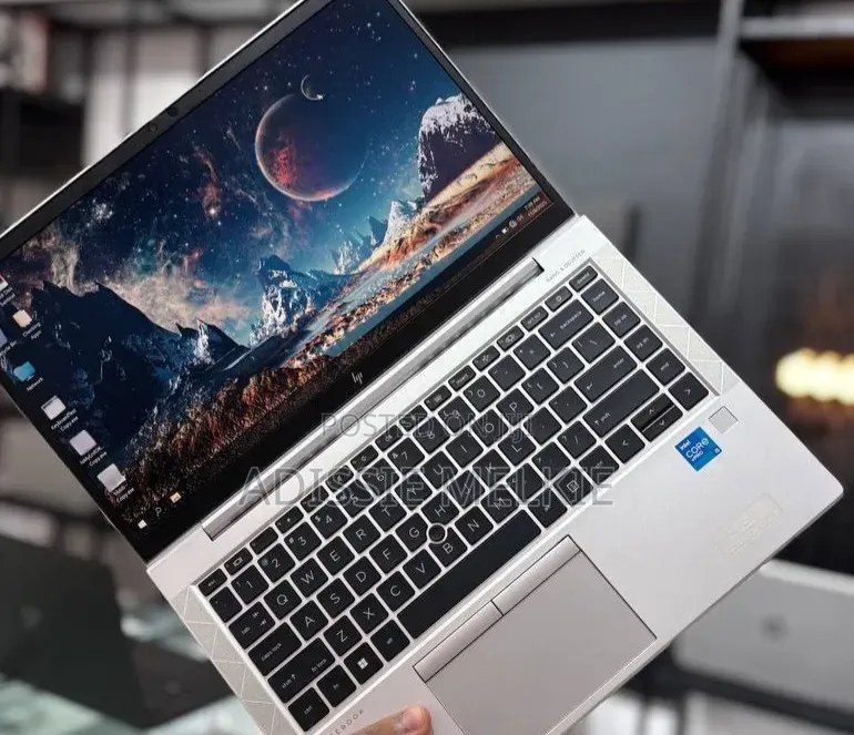 New Laptop HP EliteBook 830 G8 16GB Intel Core i5 SSD 512GB