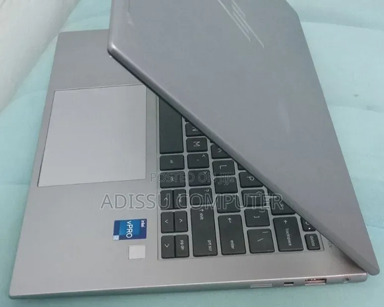New Laptop HP ZBook 14 16GB Intel Core i7 SSD 512GB