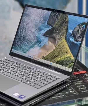 New Laptop Lenovo 16GB Intel Core Ultra 7 SSD 512GB