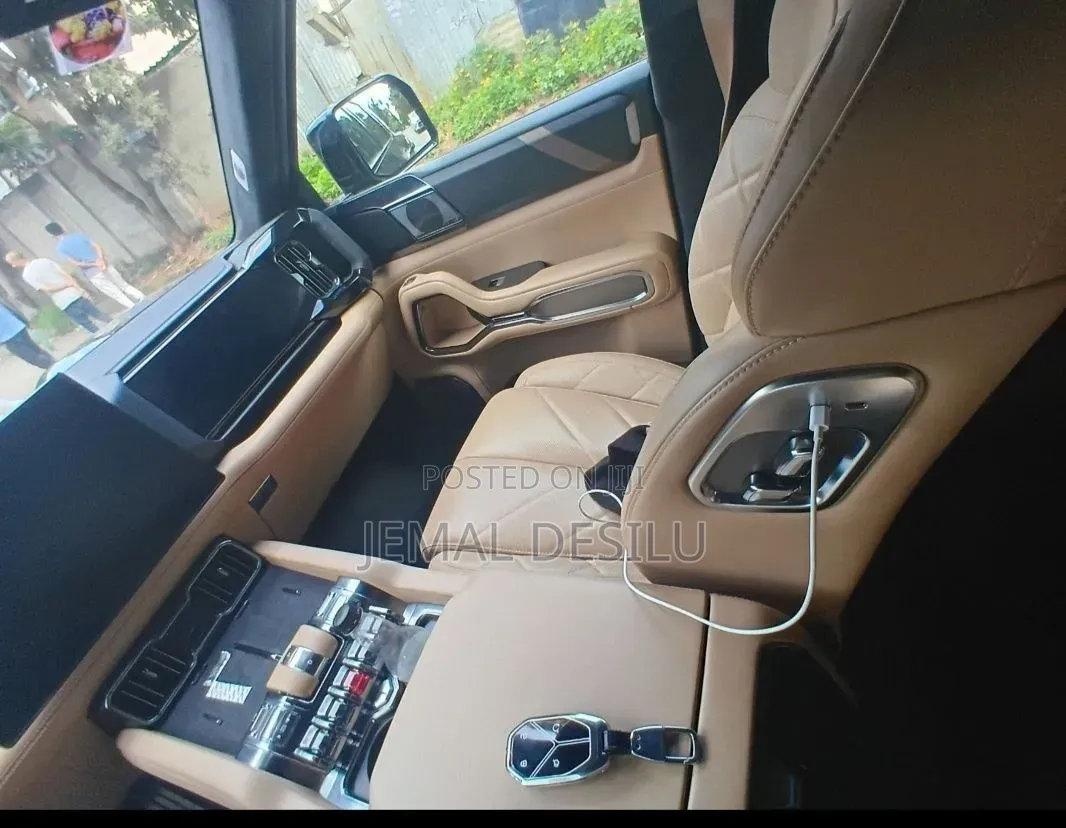 BYD Leopard 8 2.0 Hybrid AWD 2025 Gray