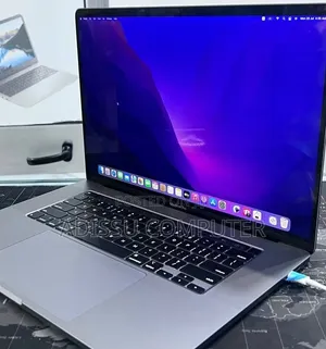 New Laptop Apple MacBook Pro 2019 32GB Intel Core i9 SSD 512GB