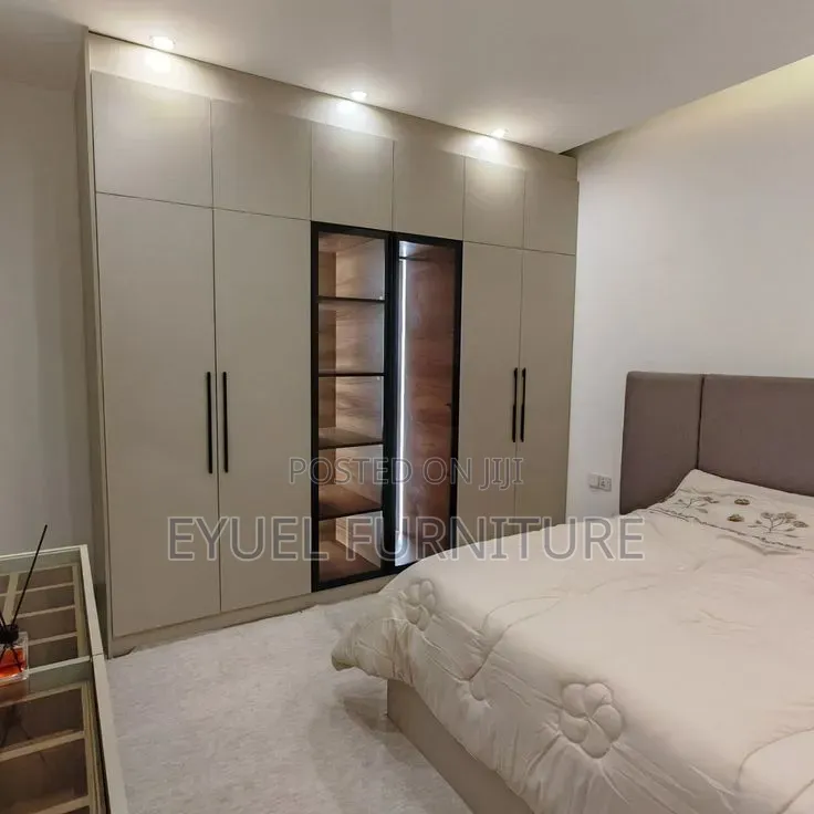 Closet/ቁምሣጥን በፈለጉት አማራጭ እና Designe እንሰራለን