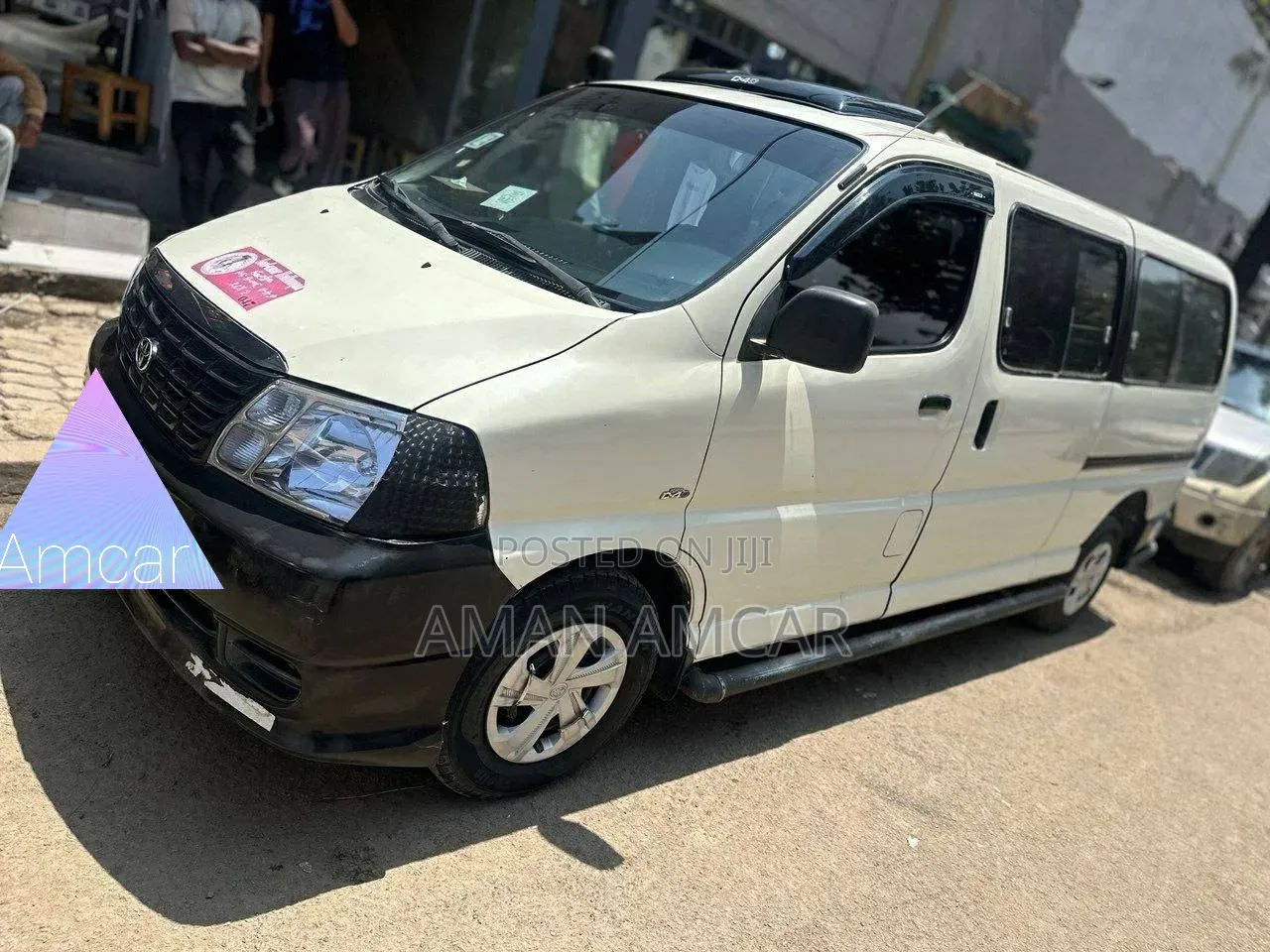 Toyota HiAce 2011 White