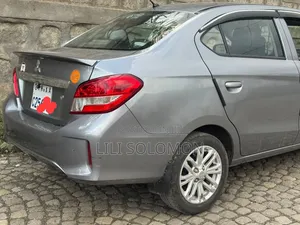 Mitsubishi Attrage 2022 Gray