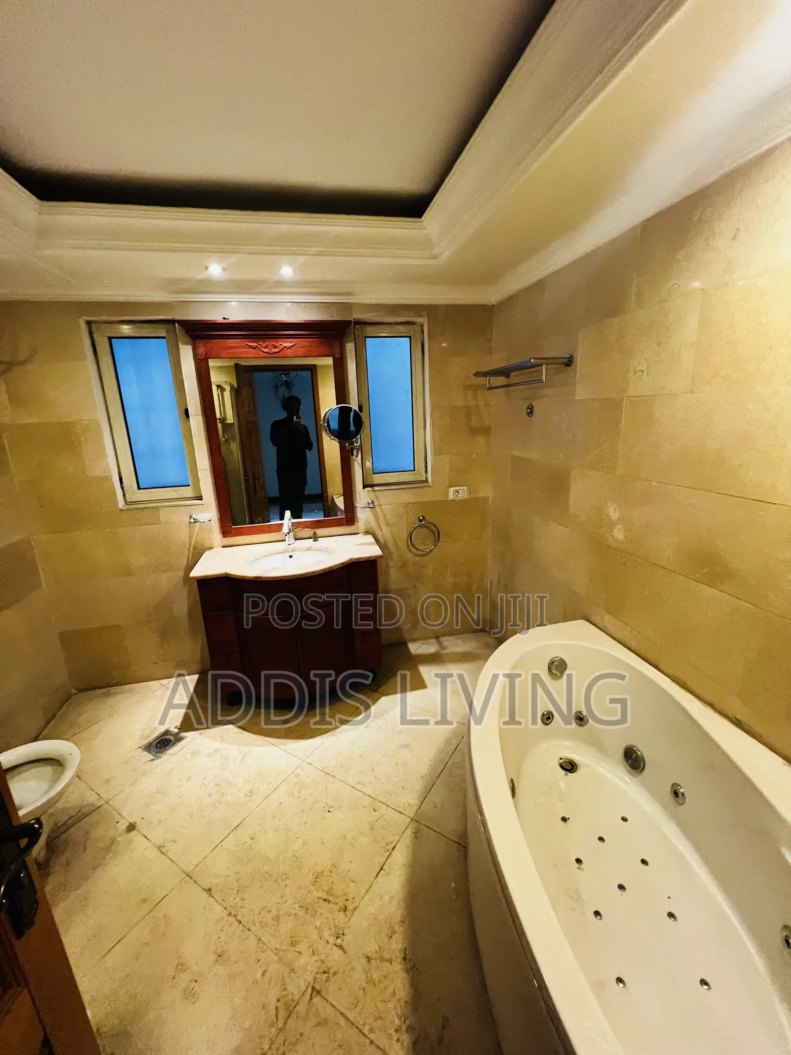 20bdrm Villa in Bole for rent