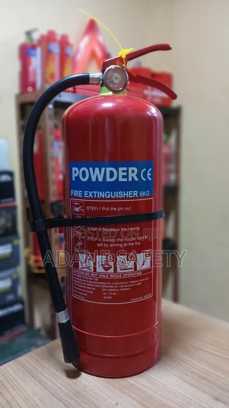 6Kg Powder Fire Extinguisher With Wall Mount哇