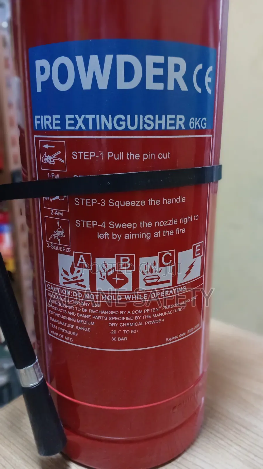 6Kg Powder Fire Extinguisher With Wall Mount哇
