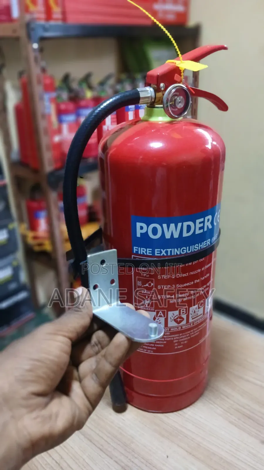 6Kg Powder Fire Extinguisher With Wall Mount哇
