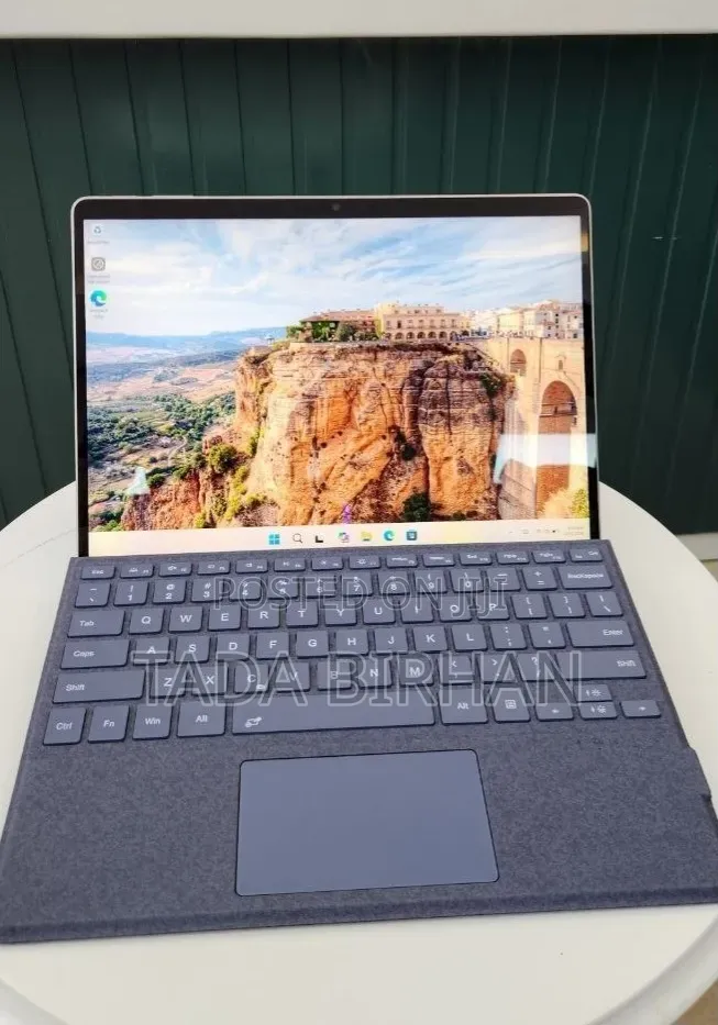 New Laptop Microsoft Surface 16GB Intel Core i7 SSD 512GB