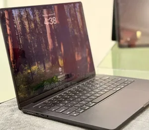New Laptop Apple MacBook Pro 2024 M4 16GB Apple M4 SSD 512GB