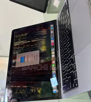 New Laptop Apple MacBook Pro 2020 M1 8GB Apple M1 SSD 256GB