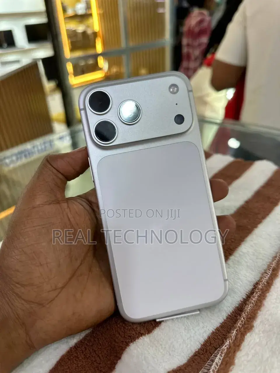 New Apple iPhone 17 Pro Max 256 GB White