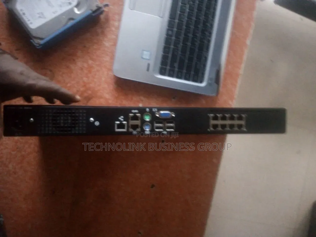 IBM Local 1x8 Console Manager (LCM8) KVM Switch - 8 Port