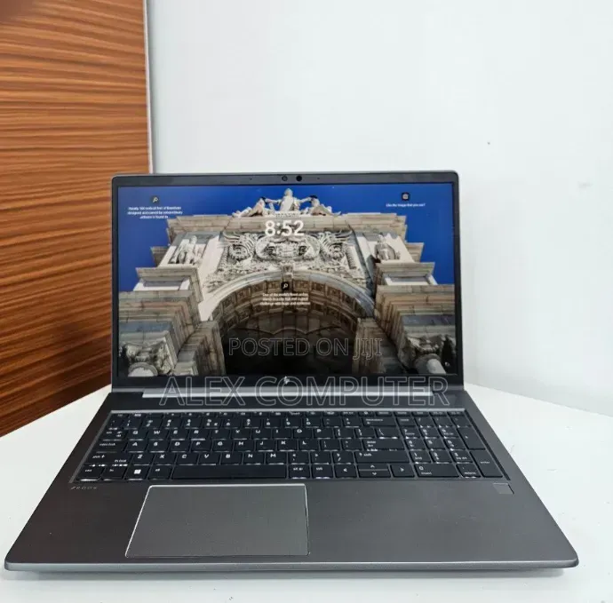 New Laptop HP ZBook Firefly G9 16GB Intel Core i7 SSD 1T