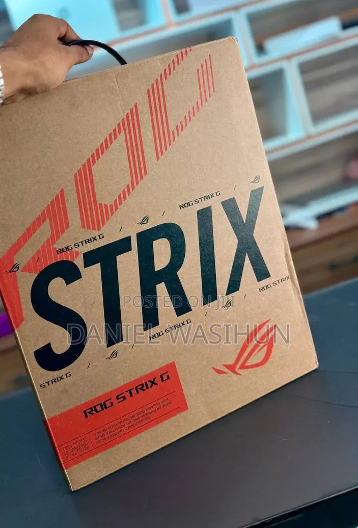 New Laptop Asus ROG Strix G16 G614 16GB Intel Core i7 SSD 1T