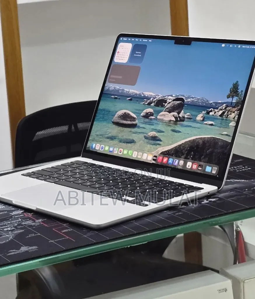New Laptop Apple MacBook Air 2022 M2 8GB Apple M1 SSD 256GB