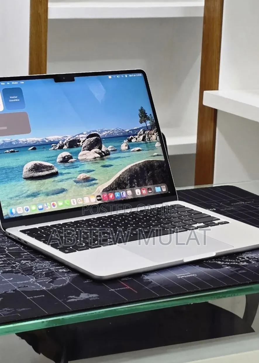 New Laptop Apple MacBook Air 2022 M2 8GB Apple M1 SSD 256GB