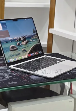 New Laptop Apple MacBook Air 2022 M2 8GB Apple M1 SSD 256GB
