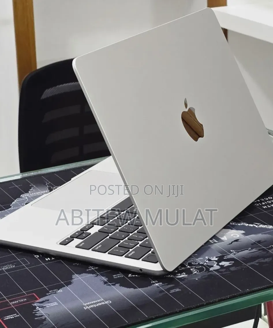 New Laptop Apple MacBook Air 2022 M2 8GB Apple M1 SSD 256GB