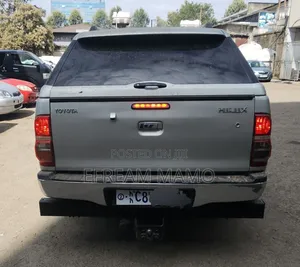 Toyota Hilux 2012 Gold