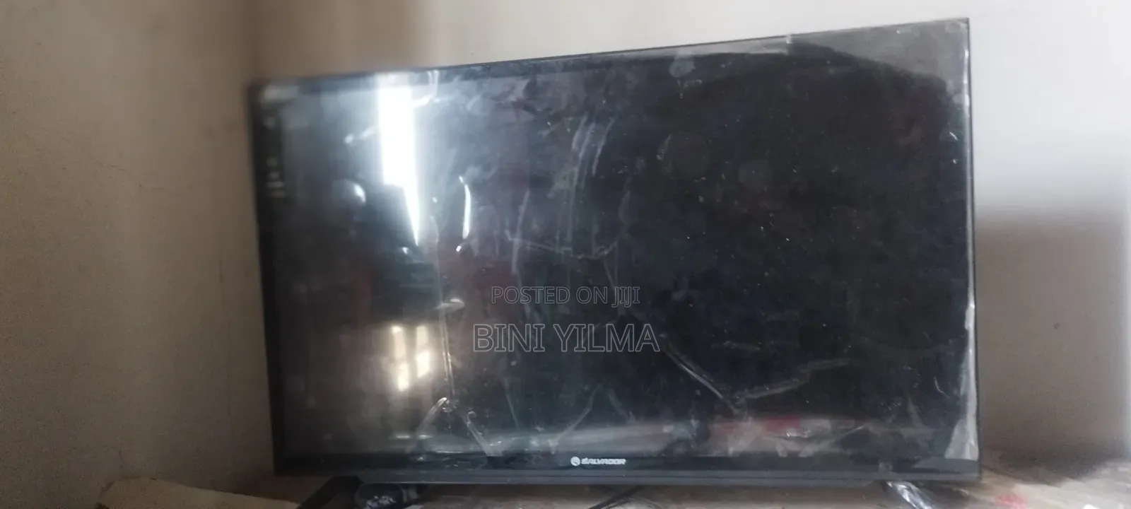 Salvador 32" Smart TV