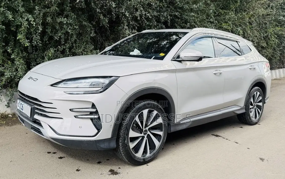BYD Song Plus 1.5 CVT Hybrid AWD 2024 Gray