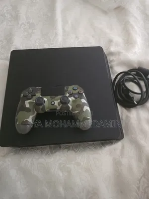 Play Station 4 Slim