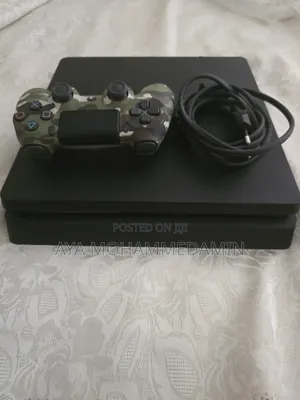 Play Station 4 Slim
