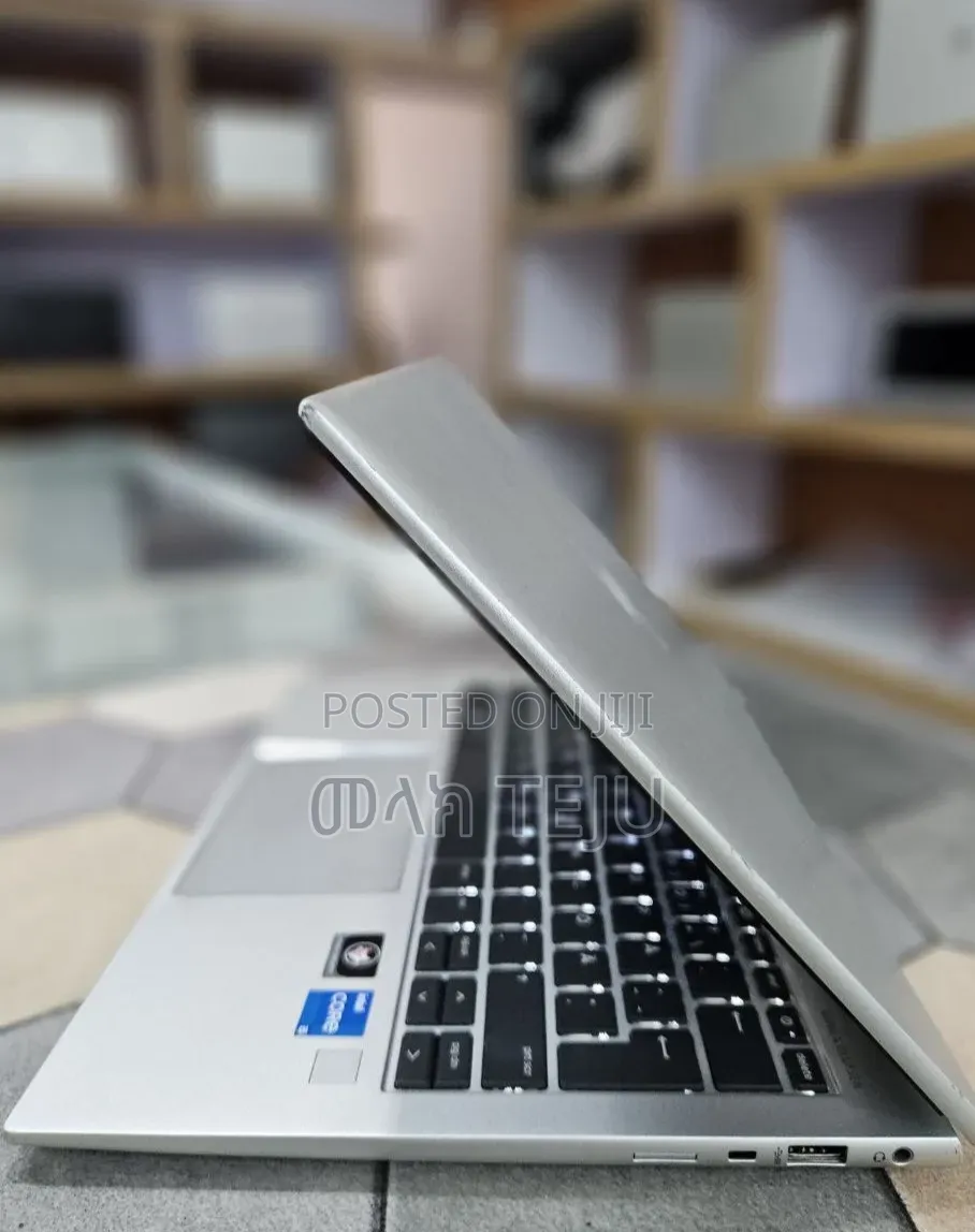 New Laptop HP EliteBook 830 G9 16GB Intel Core i5 SSD 512GB