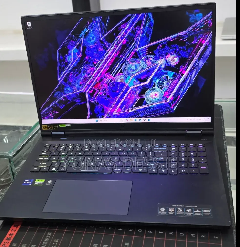 New Laptop Acer Predator Helios 18 PH18-71 32GB Intel Core i9 SSD 1T