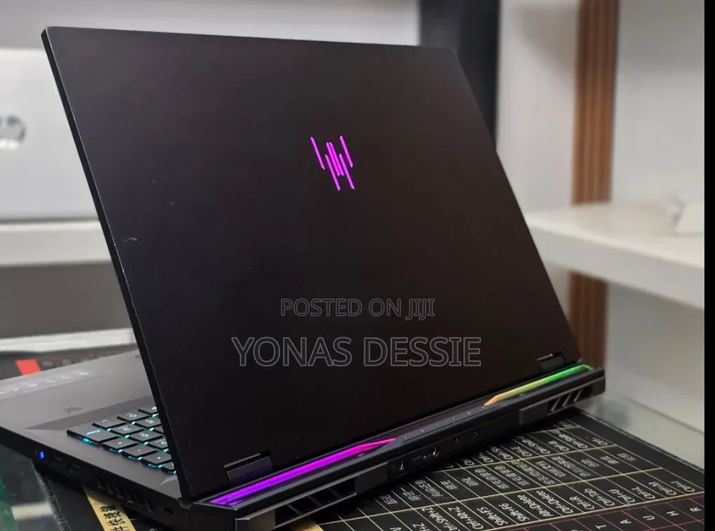 New Laptop Acer Predator Helios 18 PH18-71 32GB Intel Core i9 SSD 1T