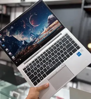 New Laptop HP EliteBook 830 G8 16GB Intel Core i5 SSD 512GB