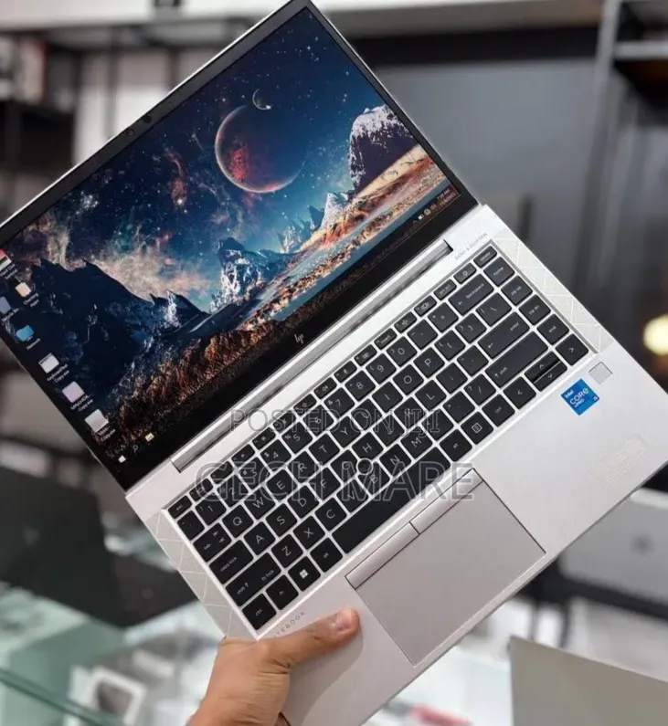 New Laptop HP EliteBook 830 G8 16GB Intel Core i5 SSD 512GB