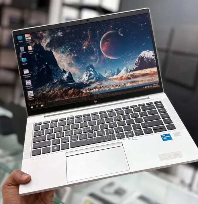 New Laptop HP EliteBook 830 G8 16GB Intel Core i5 SSD 512GB