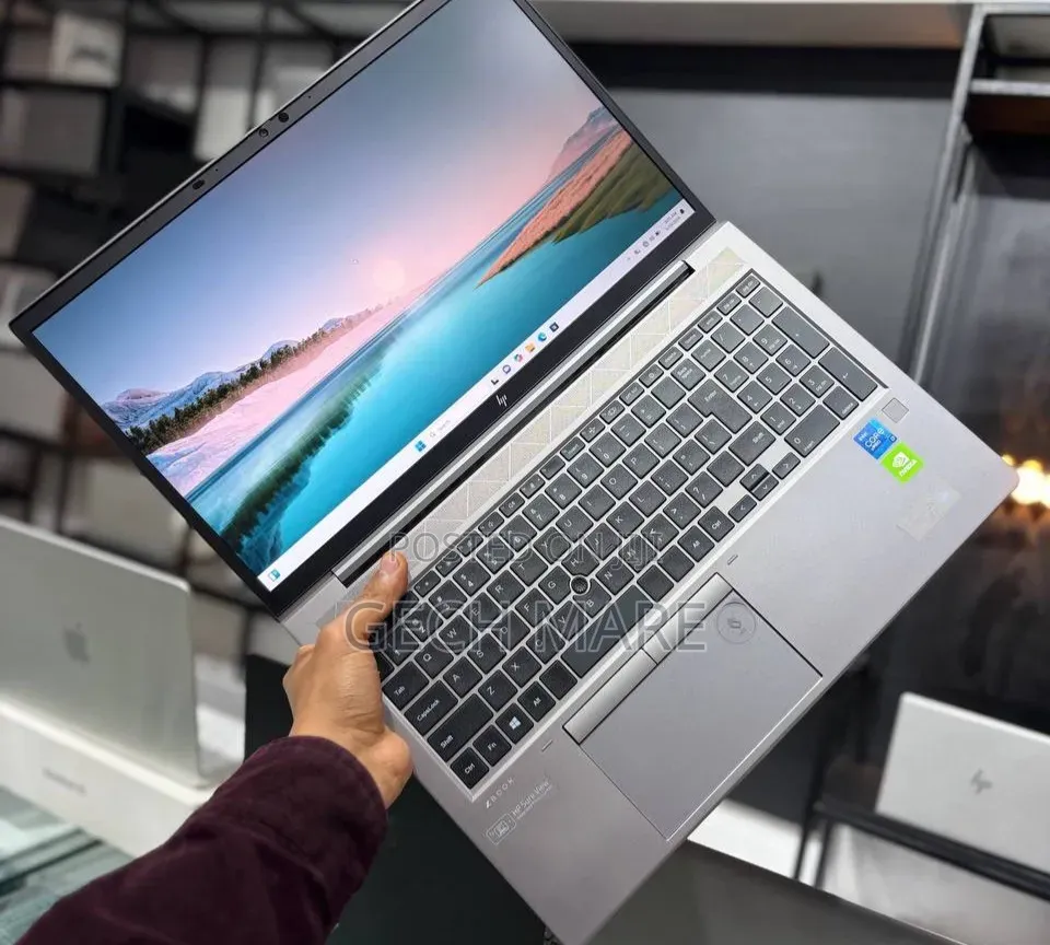 New Laptop HP ZBook 15 16GB Intel Core i7 SSD 512GB