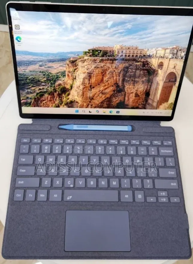 New Laptop Microsoft Surface 16GB Intel Core i7 SSD 512GB
