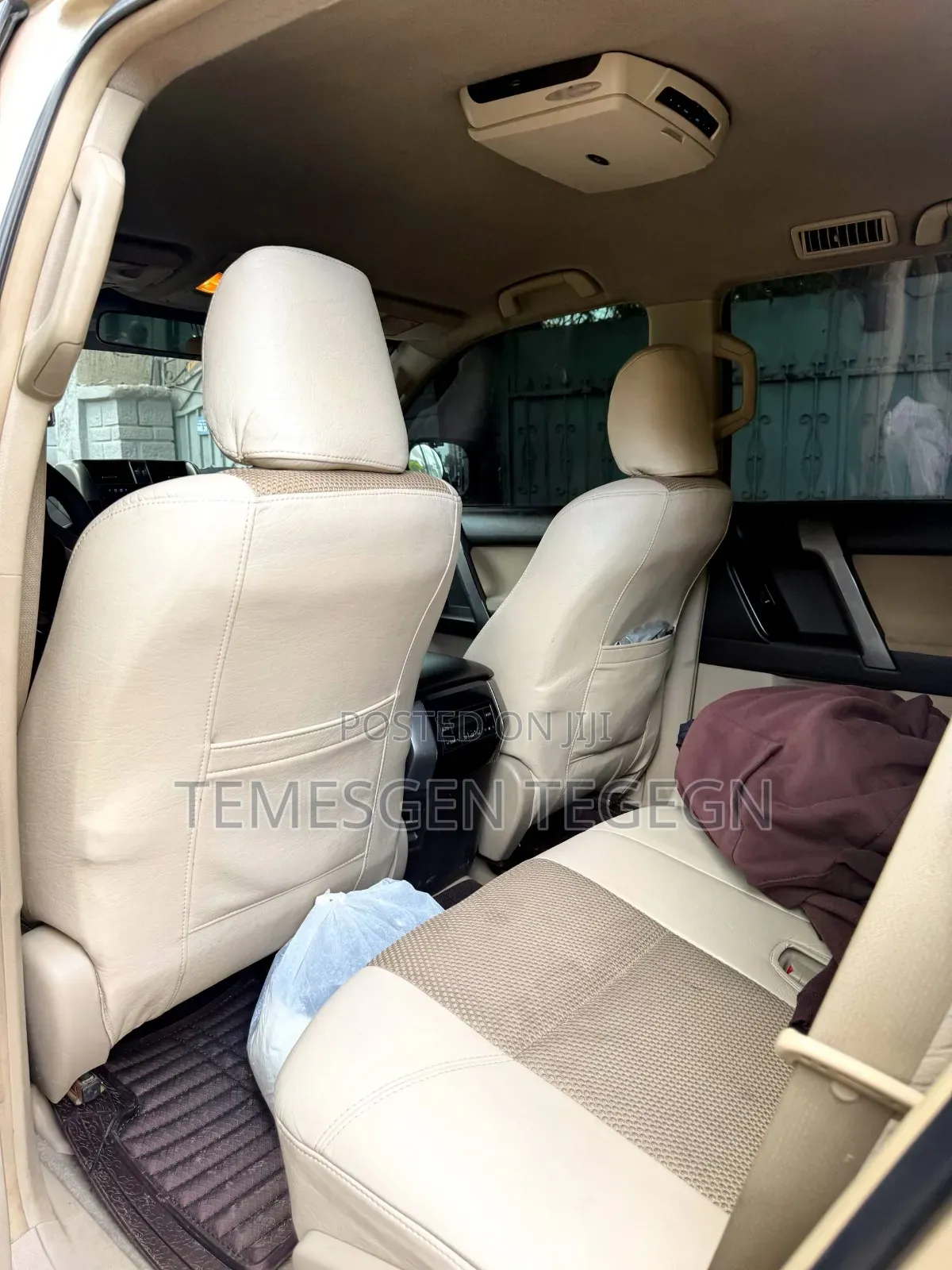 Toyota Land Cruiser 2010 Gold