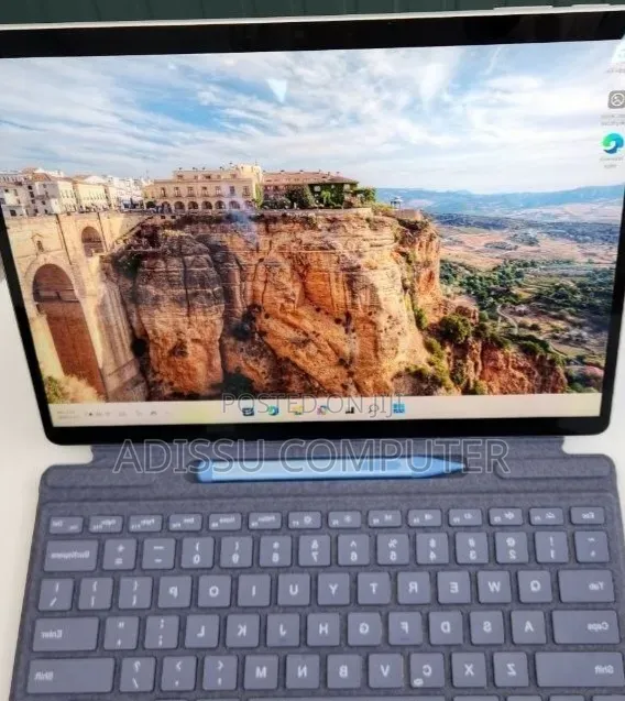 New Laptop Microsoft Surface 16GB Intel Core i7 SSD 512GB