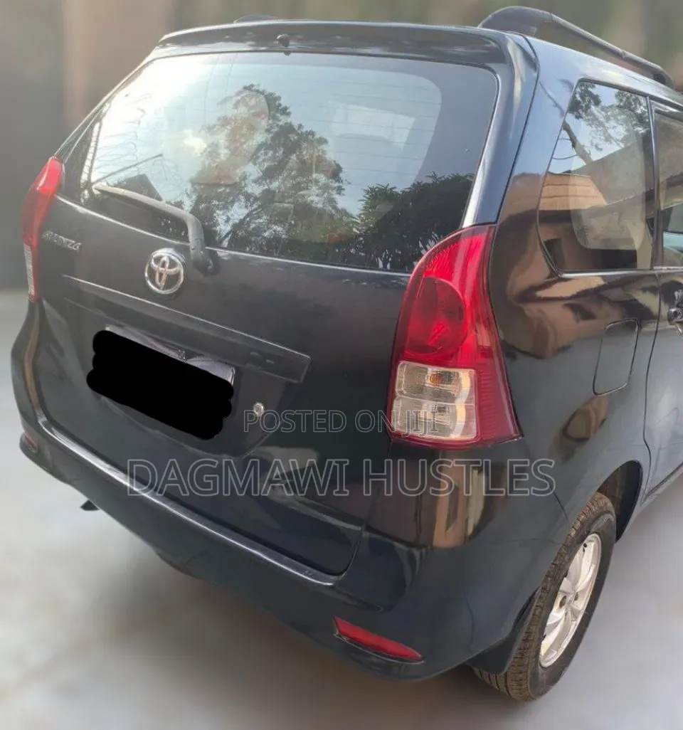 Toyota Avanza 2013 Black