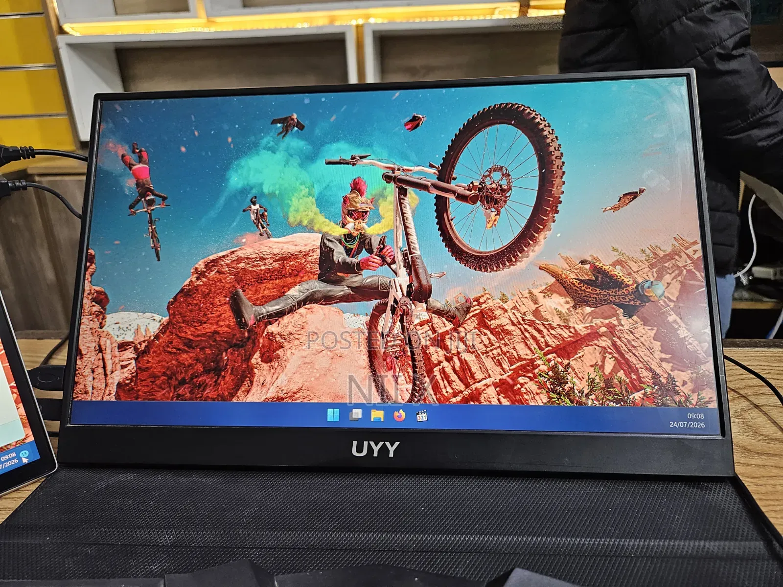 Uyy 15.6 Inch Portable Monitor
