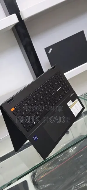 New Laptop Asus VivoBook 15 X505BA 16GB Intel Core i9 SSD 1T