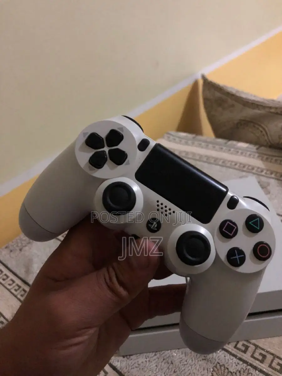 Used Dubai Ps 4 Controllerss