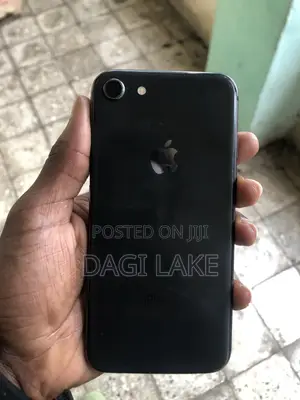 Apple iPhone 8 64 GB Black