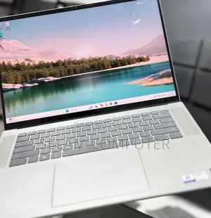 New Laptop Dell Inspiron 16 7620 16GB Intel Core i7 SSD 512GB