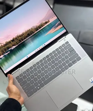 New Laptop Dell Inspiron 16 7620 16GB Intel Core i7 SSD 512GB