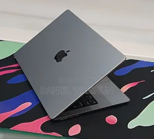 New Laptop Apple MacBook Pro 2023 M3 8GB Apple M3 Pro SSD 512GB